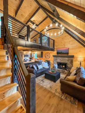 Amazing Views Remodeled 4Mi to DTWN Hottub Firepit
